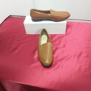 Liz Claiborne Women's Size 7.5M Brown Slip-on Loafer Memory Foam Comfort Shoes.